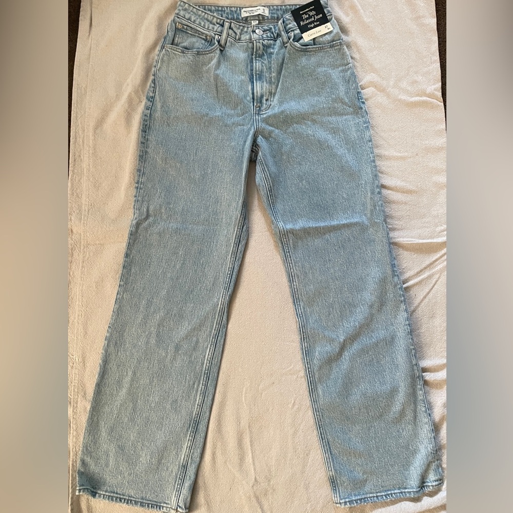 Abercrombie & Fitch Curve Love High Rise 90s Relaxed Jean